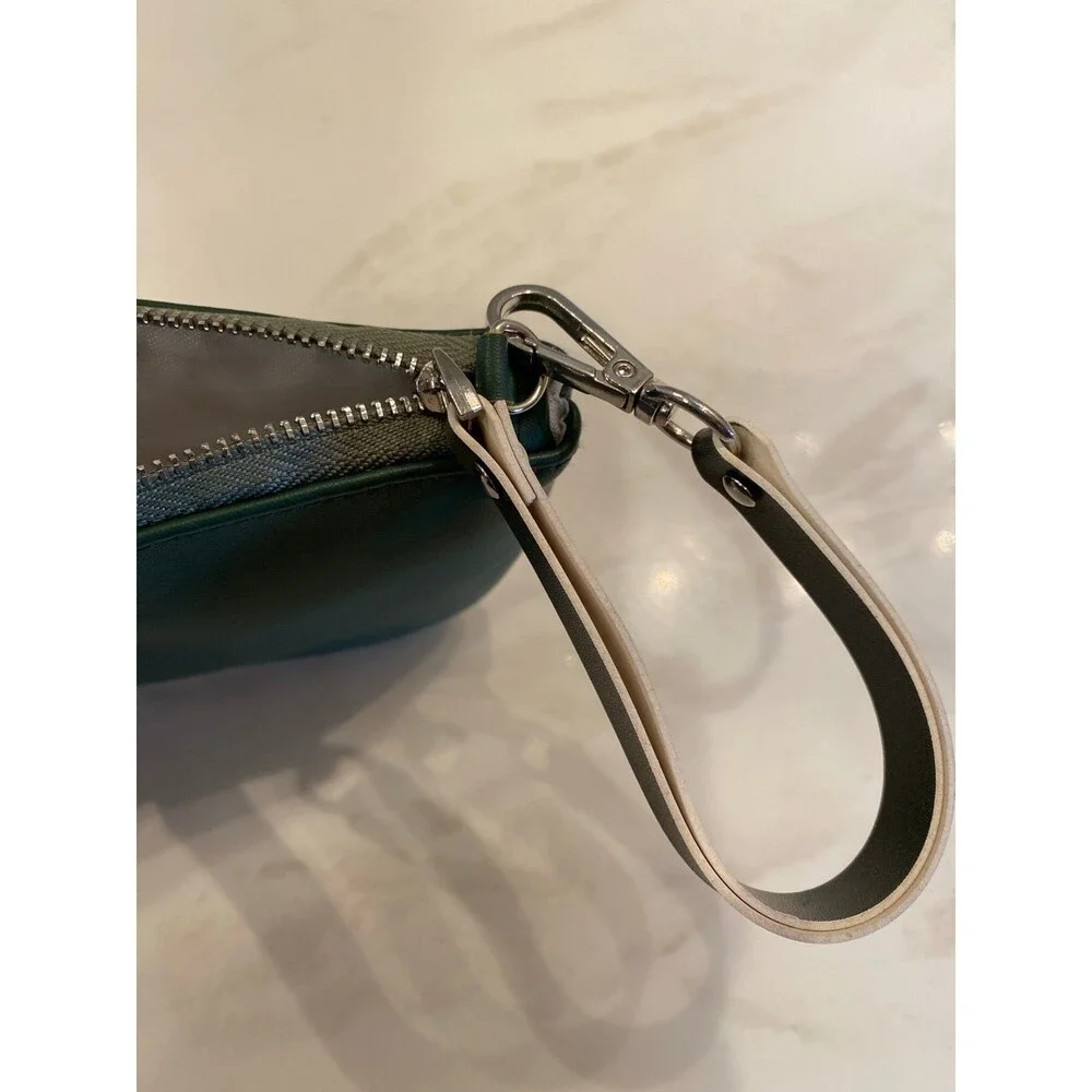 Prive Revaux Eyeglass Case Zipper Closure with‎ Strap Green  Sunglasses Readers